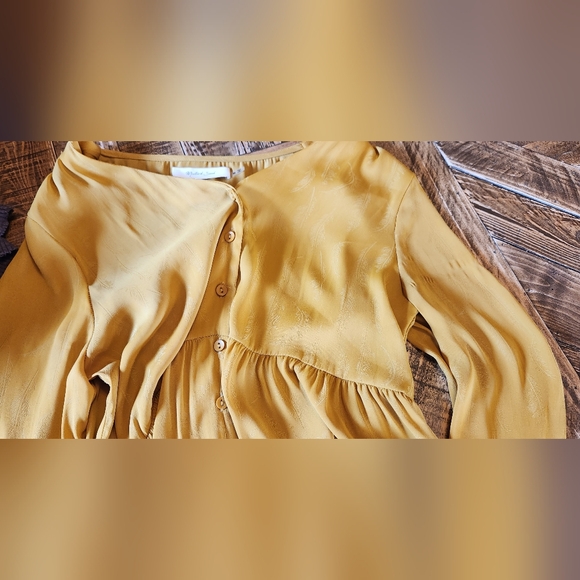 MUSTARD SEED blouse Size Medium Yellow Flowy Button Blouse - Picture 11 of 11